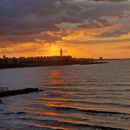 Charming At The Seaside 아파트