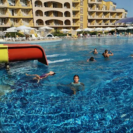 Charming At The Seaside Апартамент *